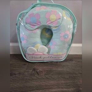 Girls floral neck pillow, blanket, & eye mask set NEW